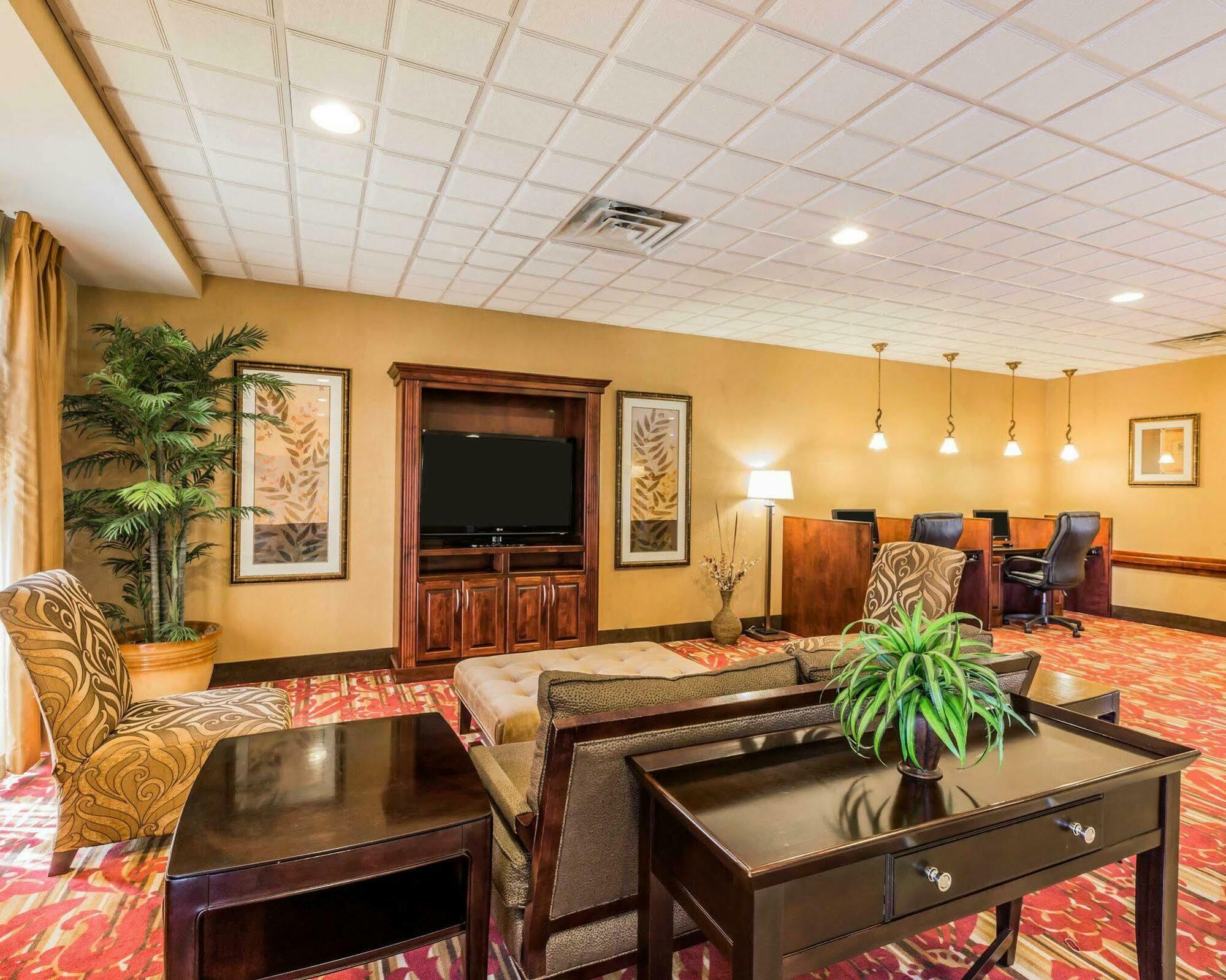 Comfort Suites Коммерс Екстер'єр фото