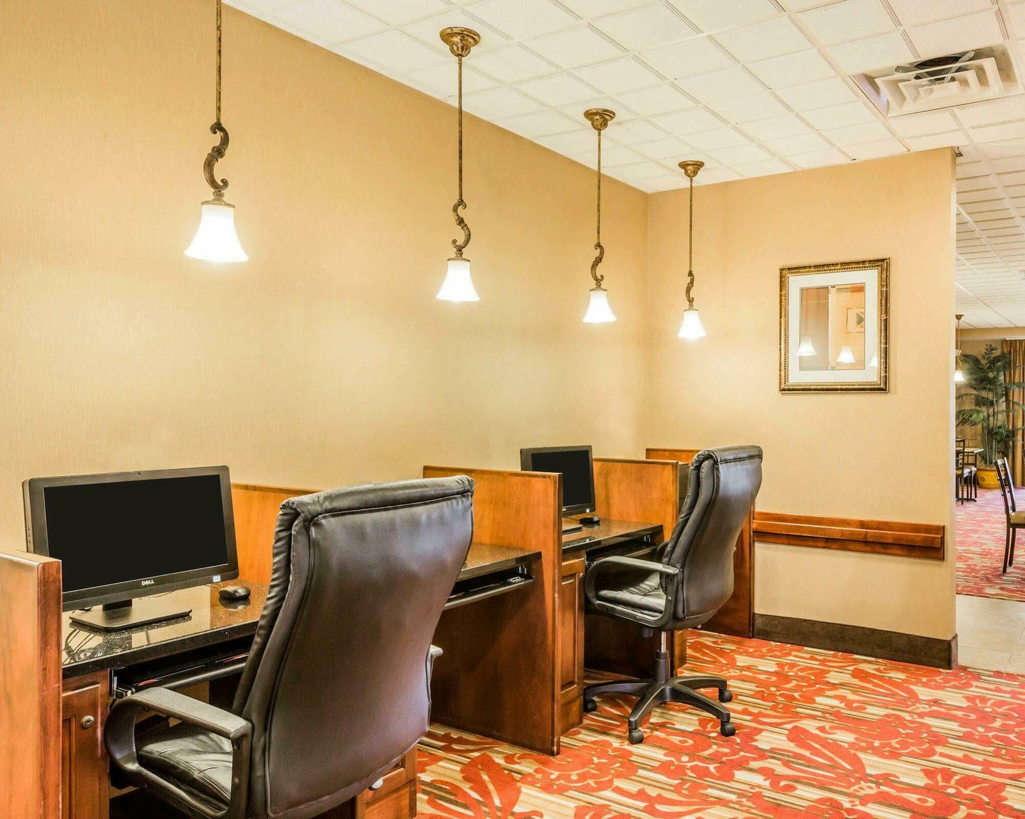 Comfort Suites Коммерс Екстер'єр фото